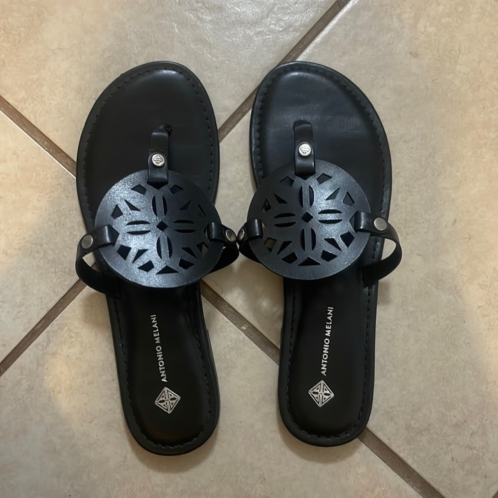 Size 8.5 black Antonio Melani sandals